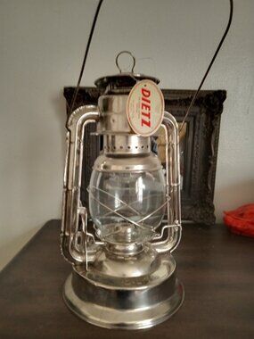 Dietz kerosene lantern NOS